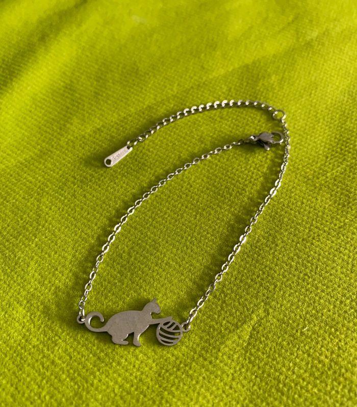 Joli bracelet porte bonheur « Chat » ou chaton en acier inoxydable argenté - photo numéro 4