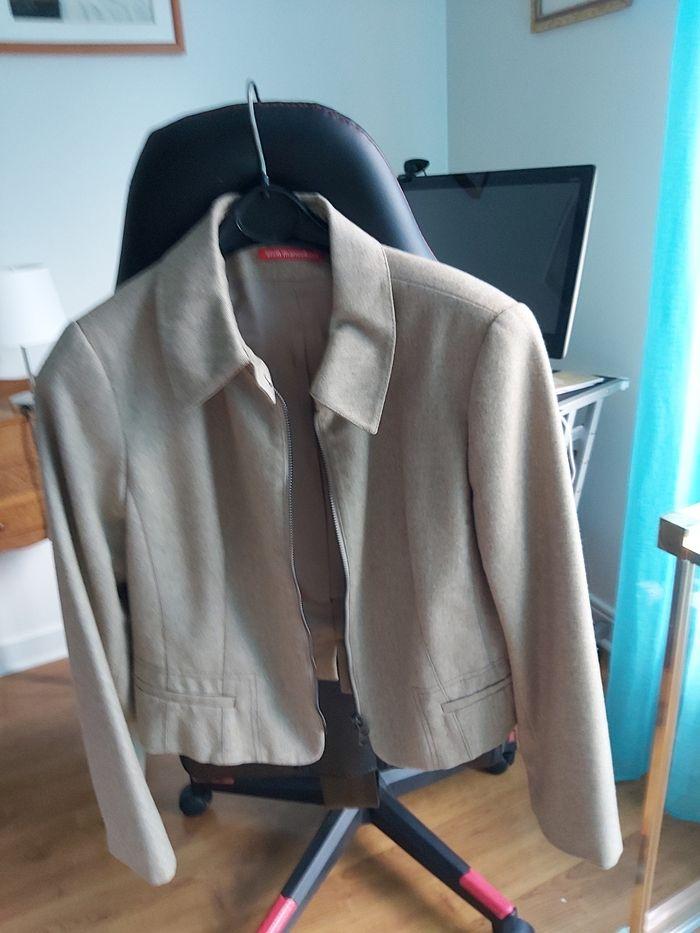 Veste courte beige  60%laine  40% polyester - photo numéro 1