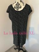 Robe à manches courtes noir à motifs blanc et vert dentelle épaule la halle taille XL