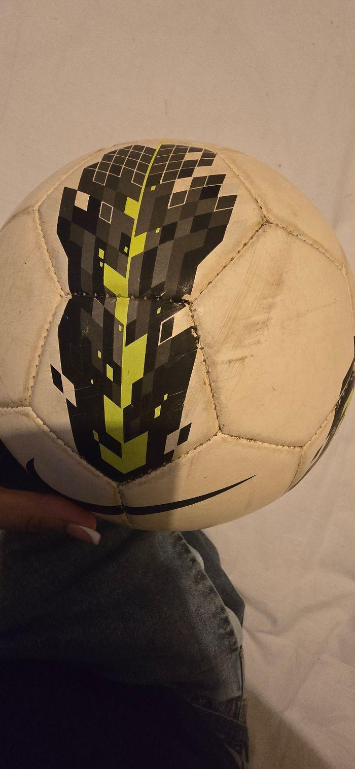 Ballon de foot  nike - photo numéro 4