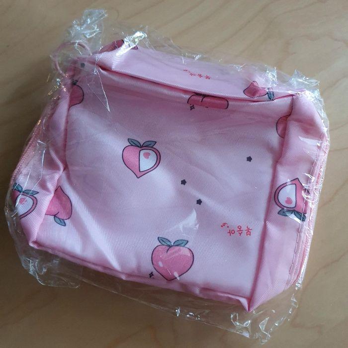 Maxi Étui pour Serviette Hygiénique Kawaii Totalement Neuf - photo numéro 4