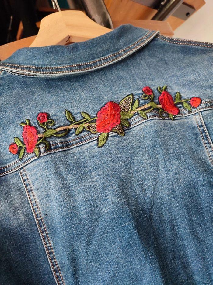 Veste en jean fleurie rose vintage - photo numéro 7