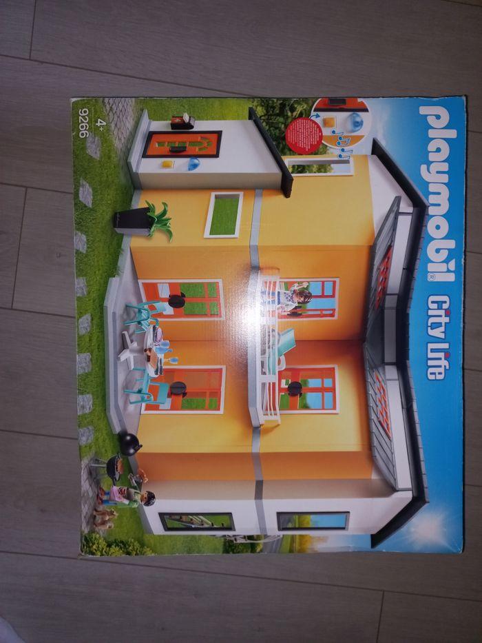 Maison  playmobil - photo numéro 1