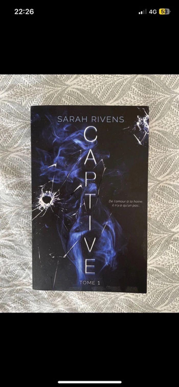 Captive tome 1 de Sarah Rivens - photo numéro 1