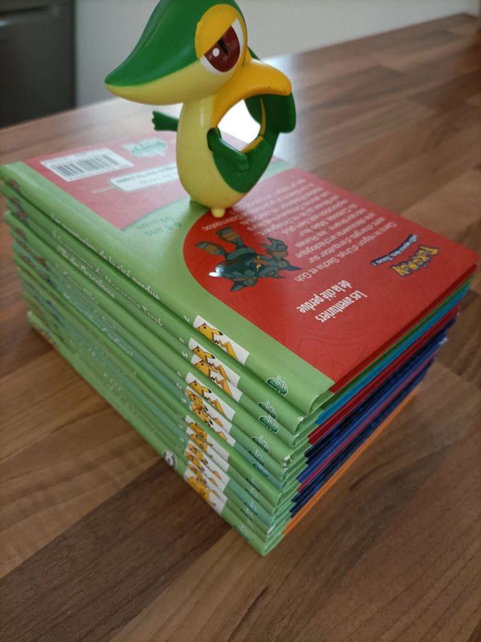 Lot 12 livres pokémon+ 1 figurine pokémon - photo numéro 18