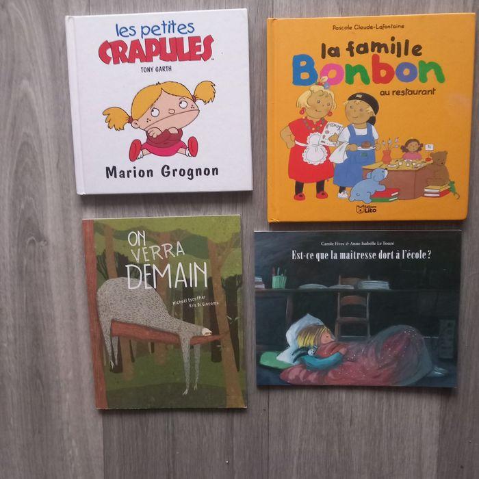 Lot de 4  livres - photo numéro 1