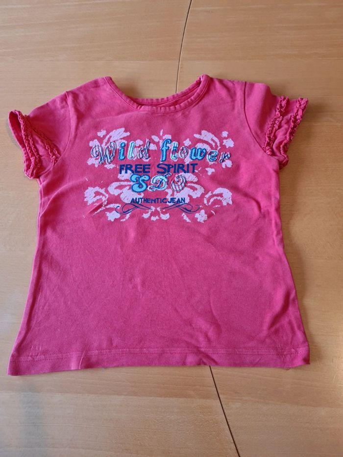 T-shirt Sucre d'orge et short Tissaia en 5 ans en TBE - photo numéro 2