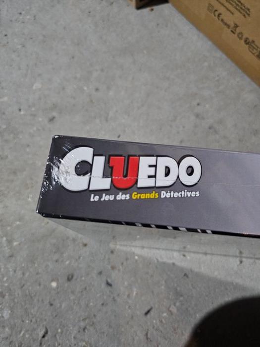 Jeu de société "Cluedo Les jeu des Grands détectives" Version Batman - photo numéro 5