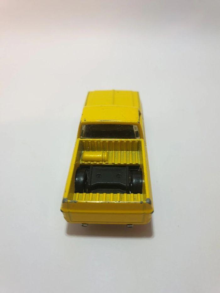 Hot Wheels 83 Chevrolet Chevy Silverado Jaune - 2014 - photo numéro 8