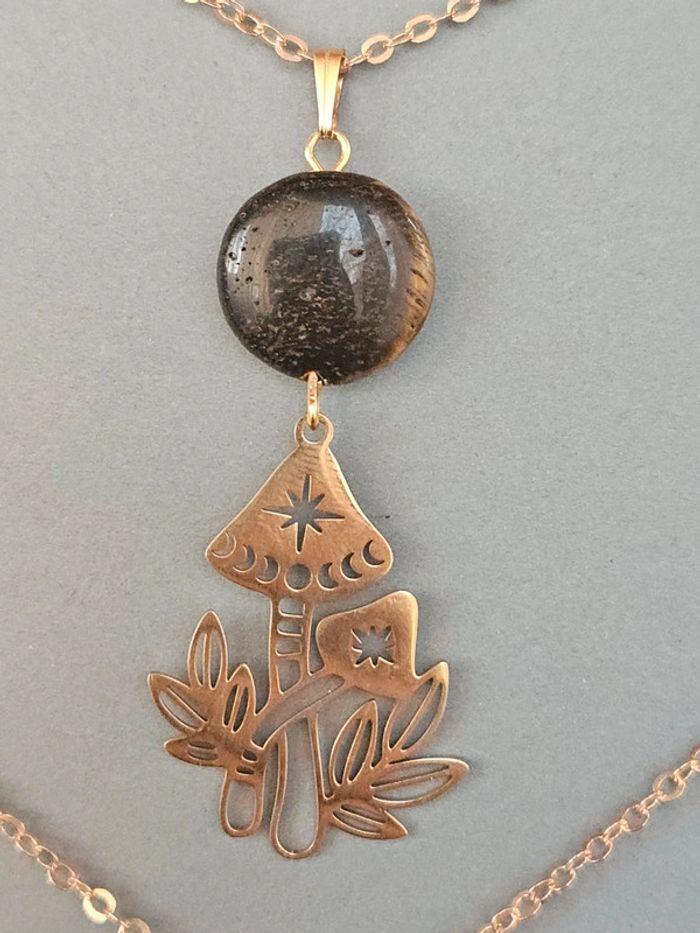 Collier avec pendentif en pierre naturelle et champignons - photo numéro 8