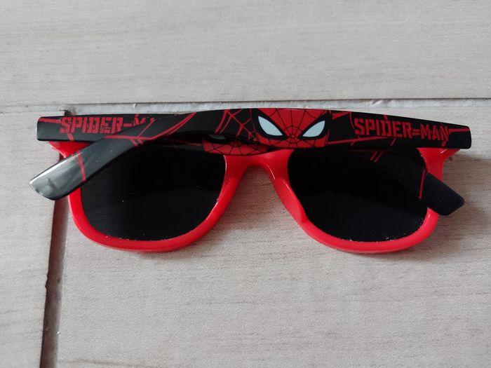 Lunettes de soleil spiderman - photo numéro 2