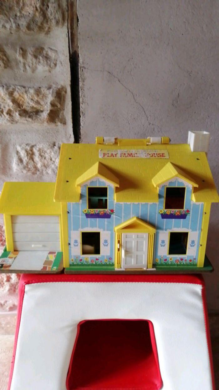 Maison Fisher Price Play family house 952 - photo numéro 1