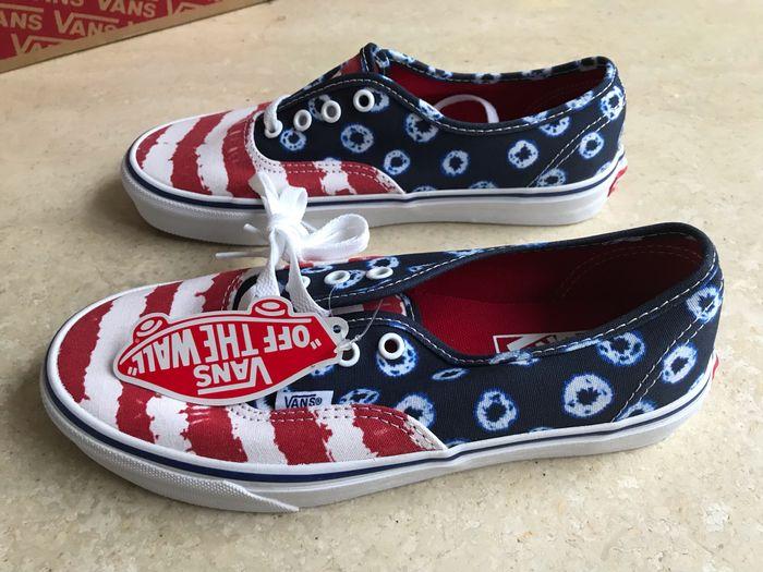 BASKETS BASSES "VANS" EN TOILE IMPRIMEE - POINTURE : 38 - photo numéro 2