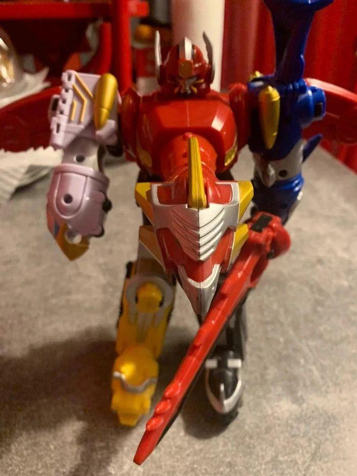 Power ranger megazord - photo numéro 2