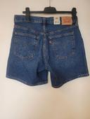 Short Levi's taille 42. Neuf avec étiquette