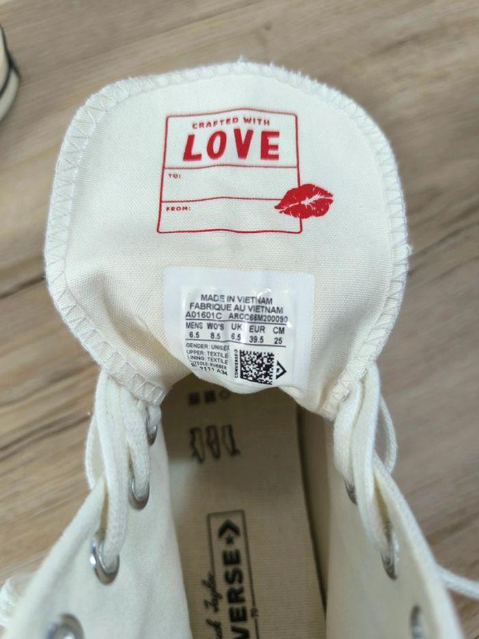 Baskets converse plateforme blanche et rouge Saint Valentin pointure 39 neuves - photo numéro 9