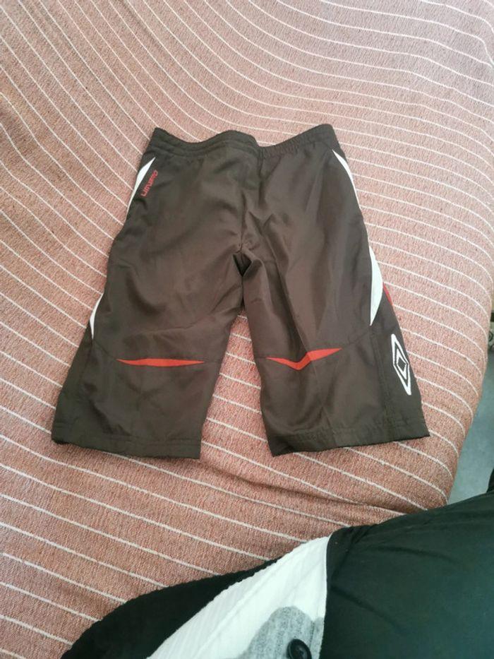 Short umbro garçon taille 6 ans - photo numéro 2