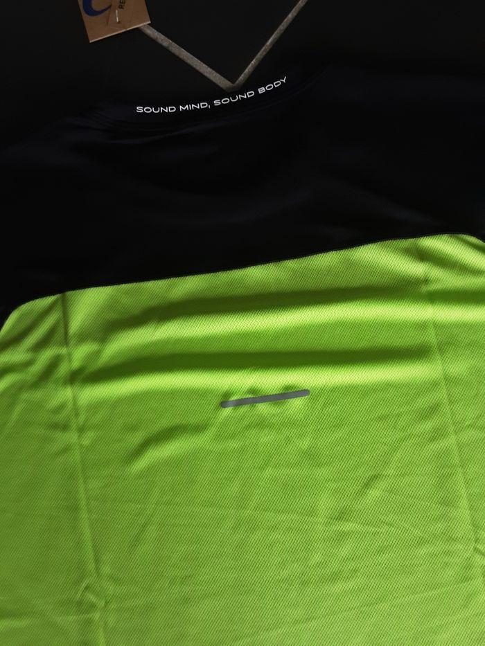 Tee shirt  Asics  neuf - photo numéro 4