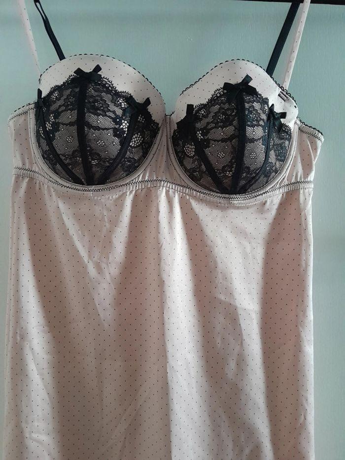 Nuisette rose et noire, taille 38/40, Bonnets 95C - photo numéro 2