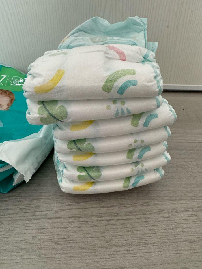 7 couches taille 7 Pampers - photo numéro 4