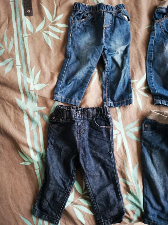 Lot de 4 jeans taille 9 mois. - photo numéro 2