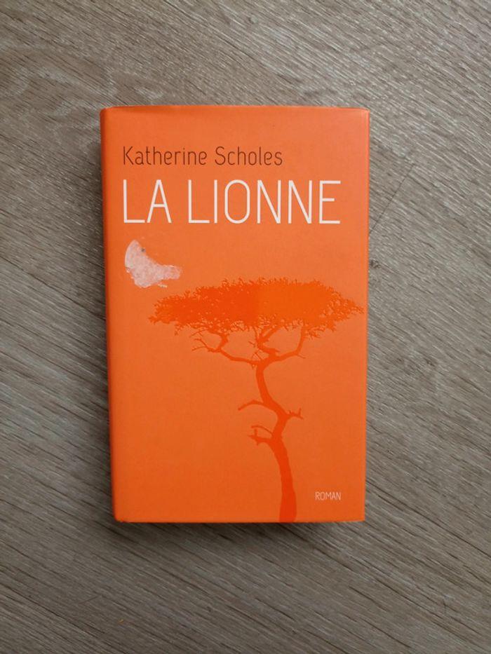 Livre la lionne - photo numéro 1