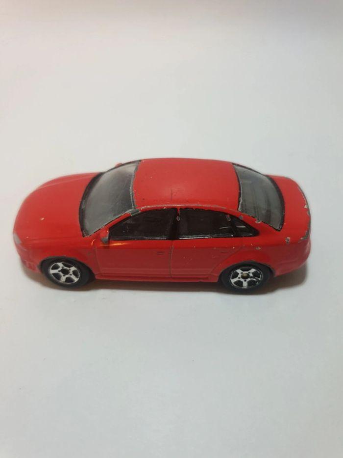 RealToy Audi RS4 Rouge à l'échelle 1/59 - photo numéro 12