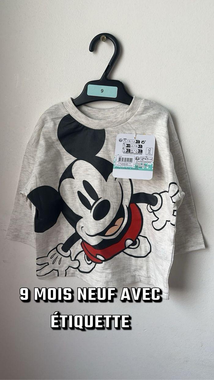 9mois T-shirt manches longues bébé garçon  gris Mickey Disney Disneyland neuf étiquette