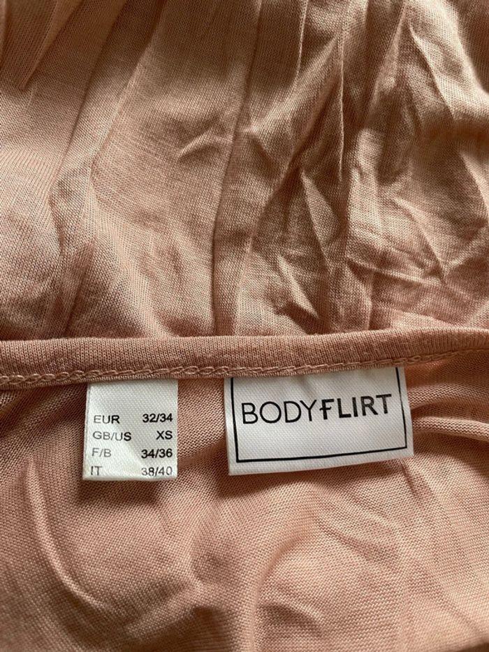 T-shirt à manches courtes rose clair col rond devant et dos bodyflirt taille 34/36 - photo numéro 4