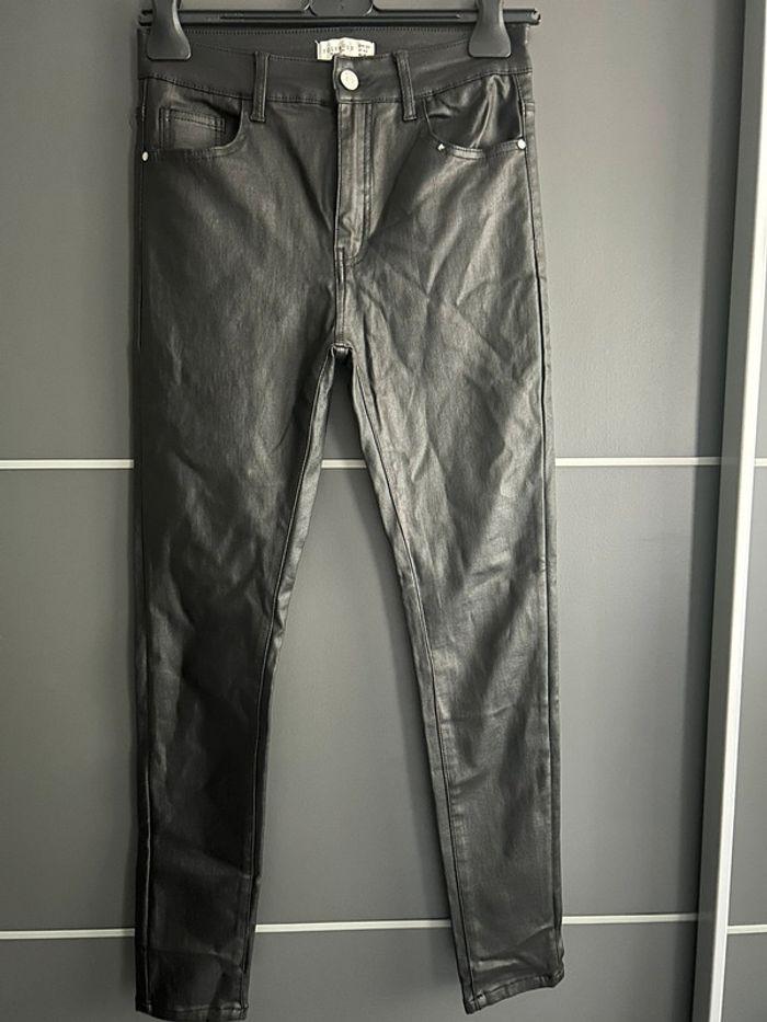 Pantalon - photo numéro 1