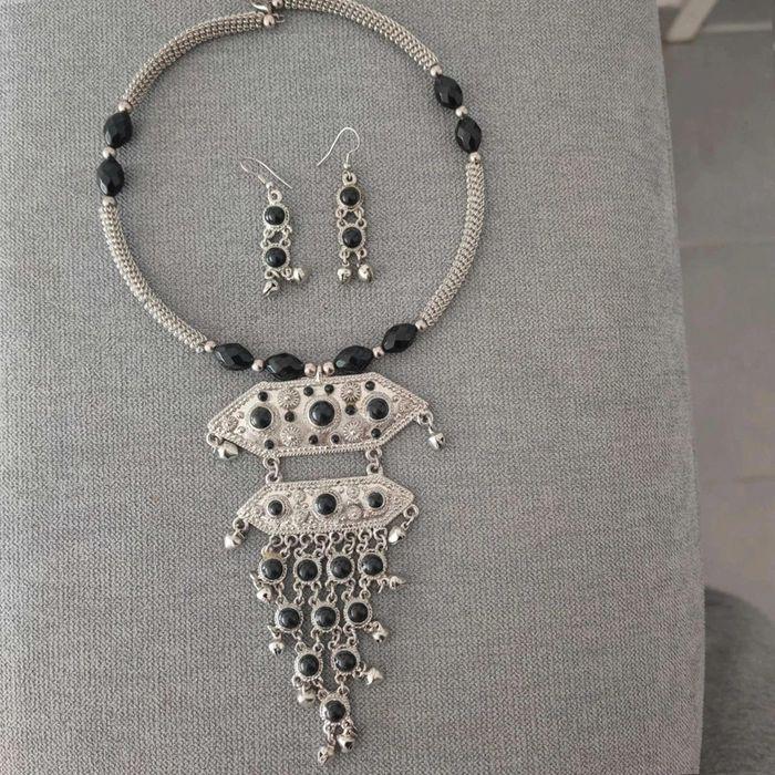 Ensemble  collier  +  boucles  d'oreilles - photo numéro 1