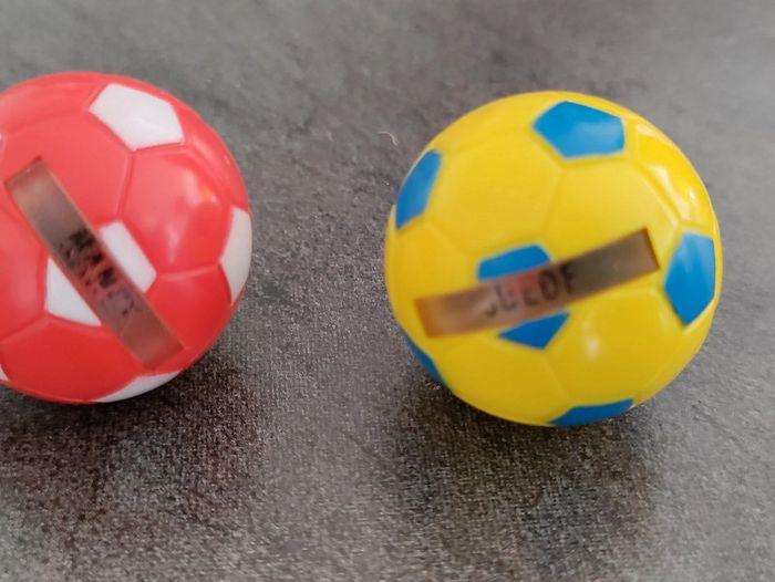 Pin's ballons de foot - photo numéro 6