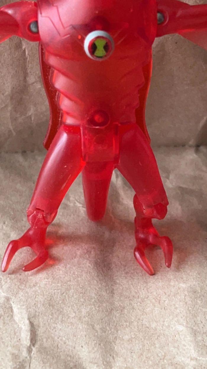 Bandai - 2008 Rare figurine Ben 10 clear red Jetray 10cm - photo numéro 7