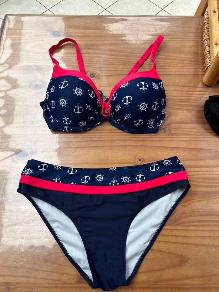 Maillot de bain 2 pièces motif marin Donna’s taille 46-48 très bon état - photo numéro 1