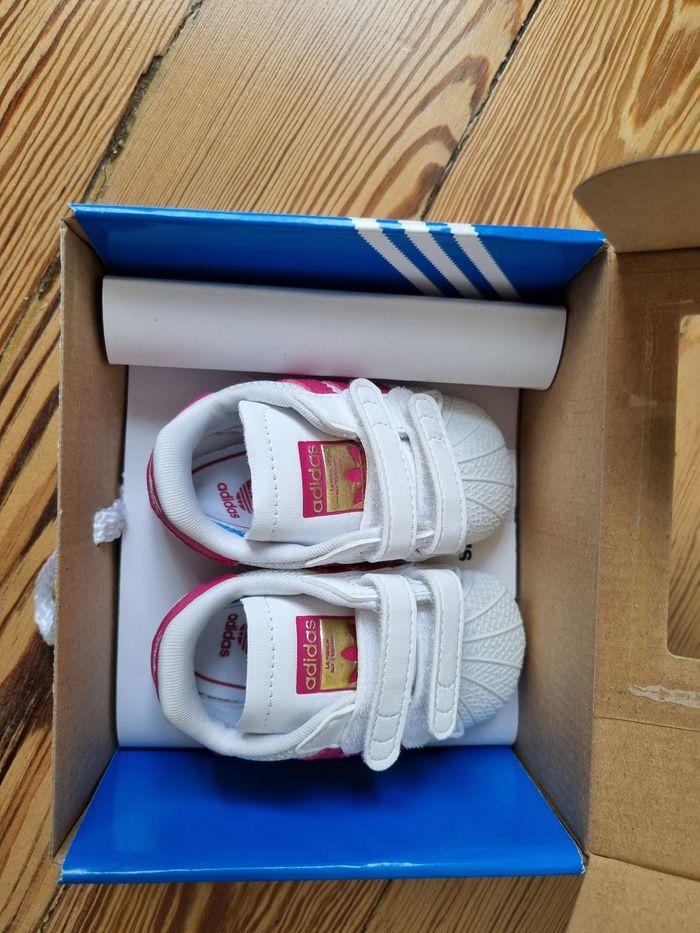 Adidas Superstar bébé taille 17 - photo numéro 3