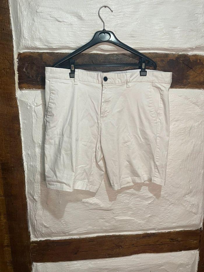 short blanc homme taille 48 - photo numéro 1