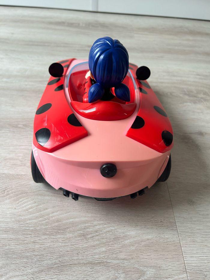 Voiture télécommandée miraculous ladybug - photo numéro 4