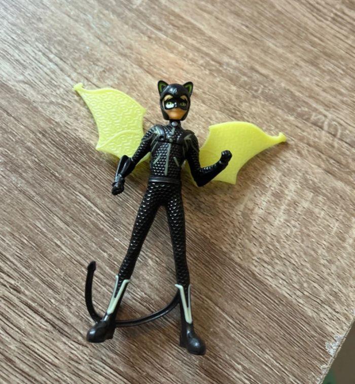 Figurine miraculous