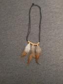 Collier plumes