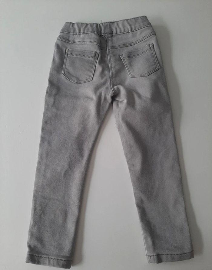 Lot pantalon multimarques gris taille 4 ans / 104 cm - photo numéro 3