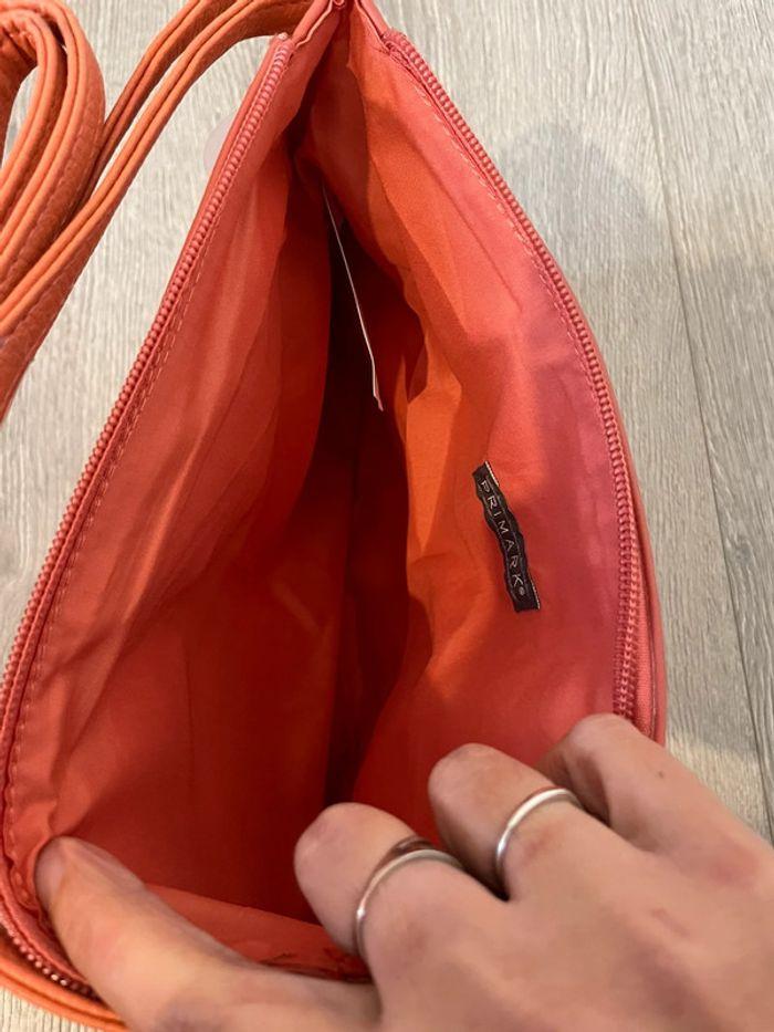 Sac bandoulière corail effet crocodile corail neuf primark - photo numéro 6