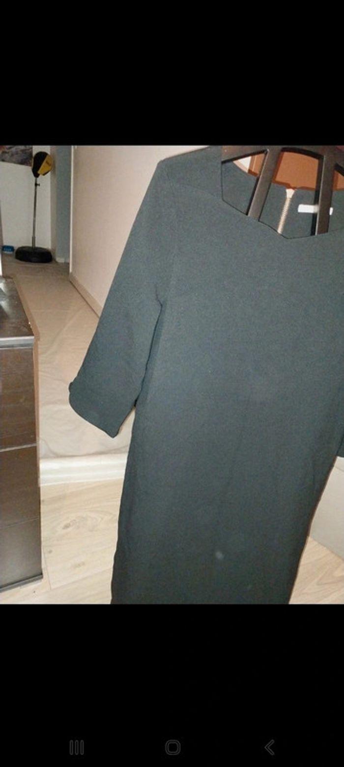 Robe Camaïeu noire neuve taille 44. Epaisse. Manches 3/4. - photo numéro 2