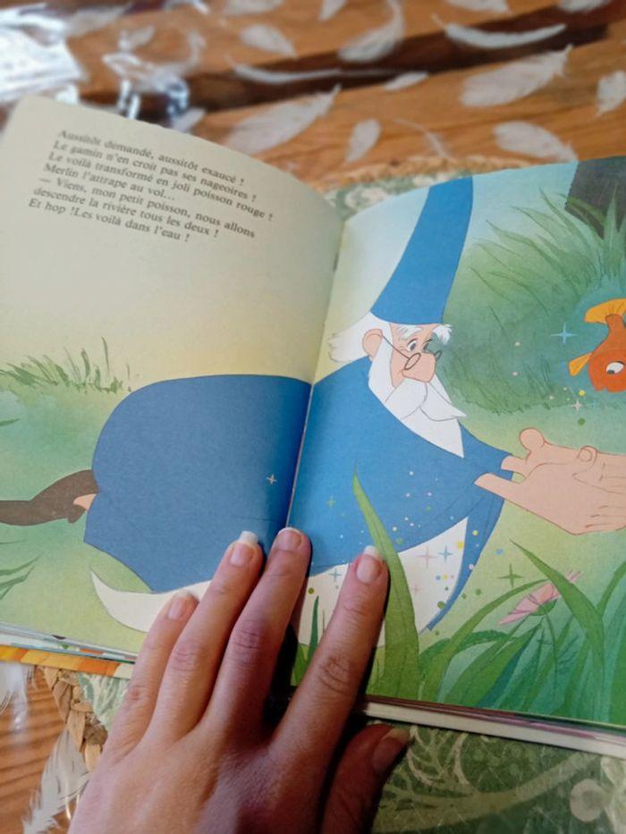 LIvre merlin l'enchanteur Walt Disney - photo numéro 4