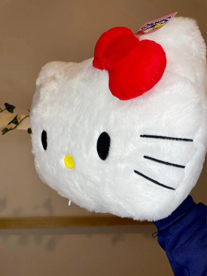 Peluche coussin Hello Kitty grande taille - photo numéro 11