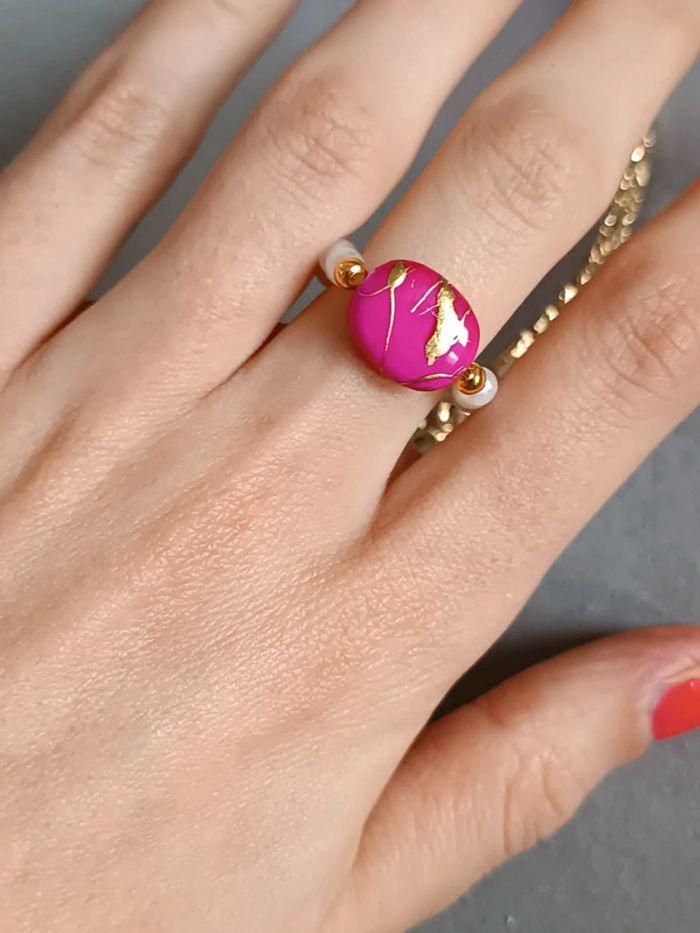 Jolie petite bague en perles tendance - photo numéro 1