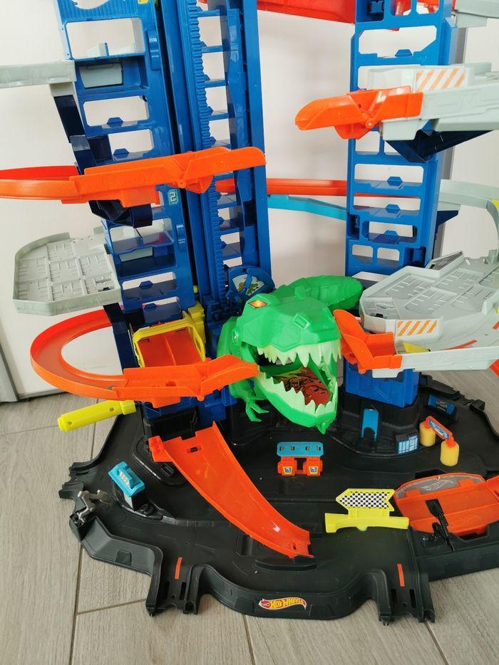 Hot Wheels City Ultimate Mega Garage Dinosaure - photo numéro 5