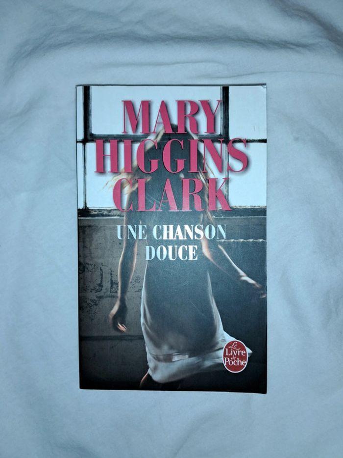 Mary Higgins Clark Une chanson douce - photo numéro 1