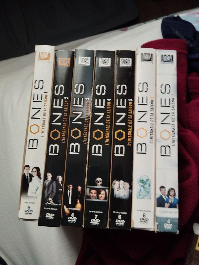 Lot coffret DVD Bones saison 1a7