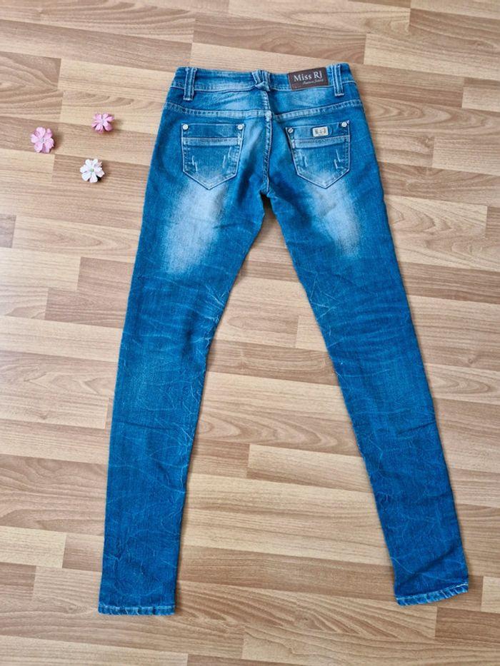 Jeans à trous - photo numéro 2