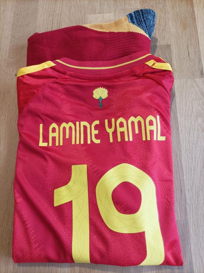 Tenue de Football Espagne Yamal taille 13/14 ans  modèle 2424 Euro - photo numéro 6